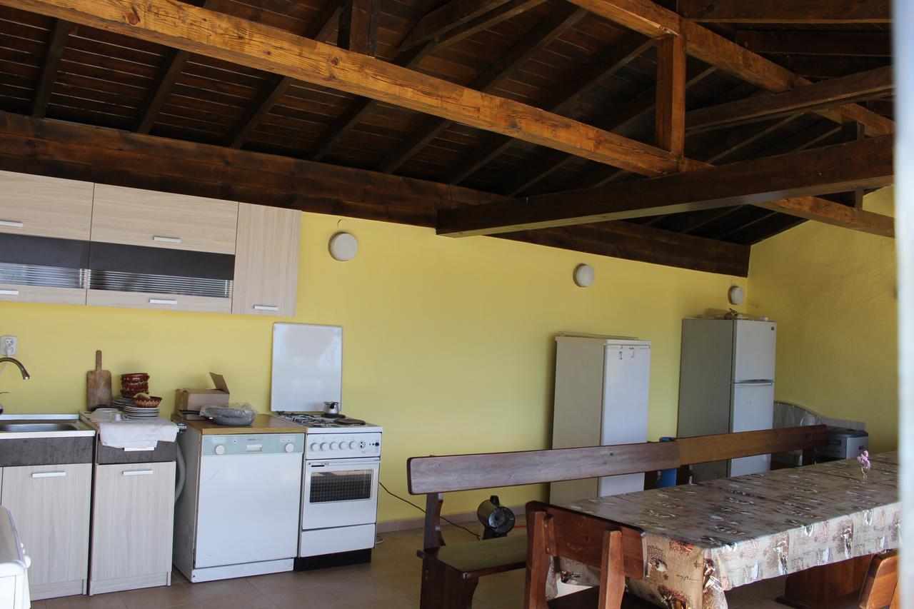 Popovi Koshari Guest House Dolno Panicherevo Exterior foto